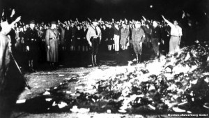 25-Nazi-bk-burning